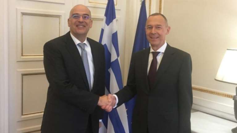 Συνάντηση Δένδια με τον Ρώσο πρέσβη στο ΥΠΕΞ