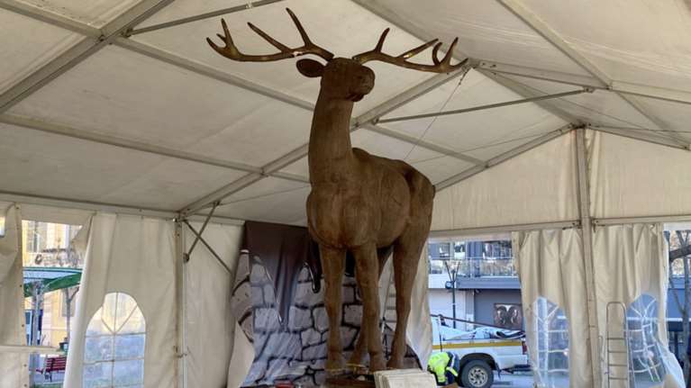 Το μεγαλύτερο σοκολατένιο ελάφι του κόσμου βρίσκεται στην Κατερίνη,