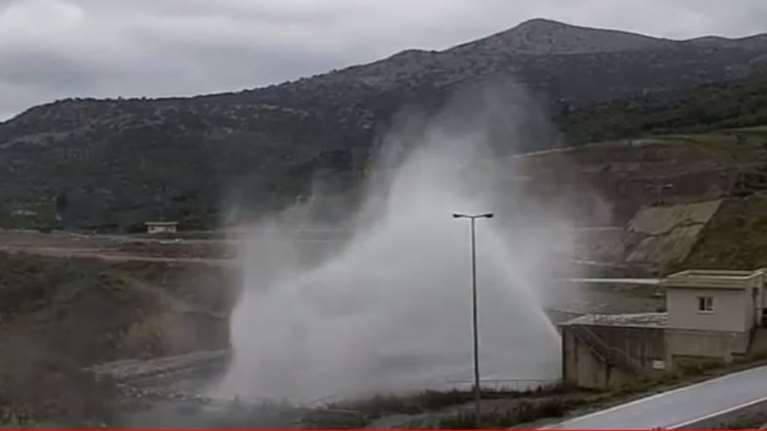 Φράγμα Αποσελέμη: Η στιγμή απελευθέρωσης δεκάδων τόνων νερού