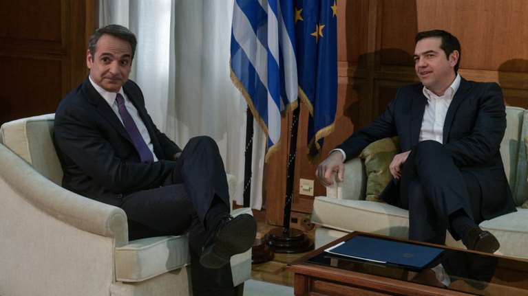 Τετ-α-τετ Τσίπρα - Μητσοτάκη: Οι ατάκες για τη γυμναστική και το νερό