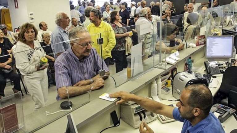 Τράπεζες: καταργούν το γκισέ- Χρεώσεις σε στίλ κινητικής τηλεφωνίας
