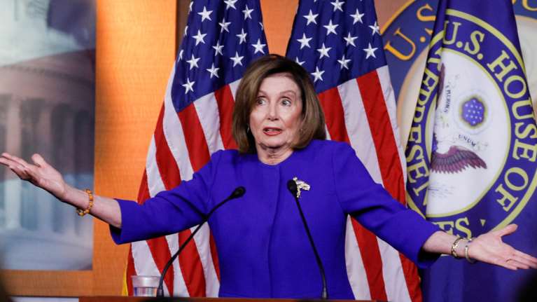 Η Πελόζι προωθεί το κατηγορητήριο κατά Τραμπ στη Γερουσία
