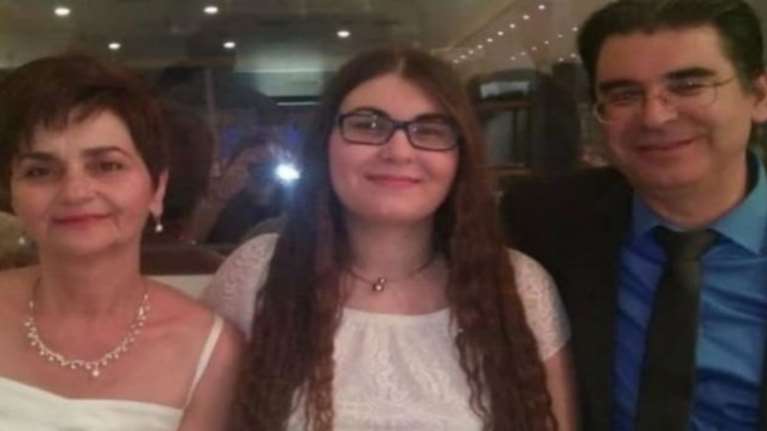 Πατέρας Τοπαλούδη: «Δεν ντρέπεστε; Τη βιάσατε με το μαχαίρι στο λαιμό»