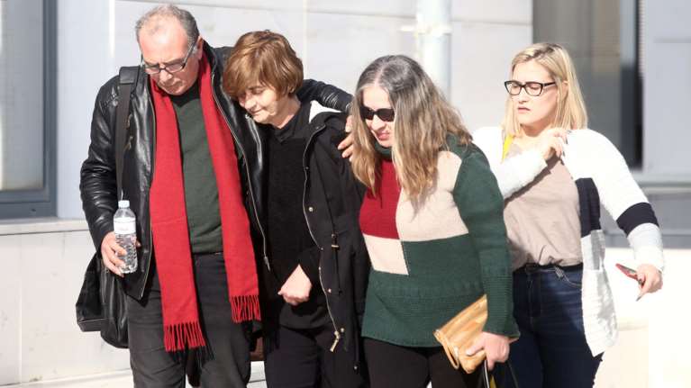 Ράγισε καρδιές η μάνα της Τοπαλούδη: «Θα τους σκοτώσω, αν δεν φάνε ισόβια»