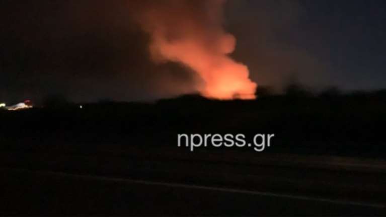 Μεγάλη φωτιά σε εργοστάσιο ανακύκλωσης στην Κόρινθο [βίντεο]