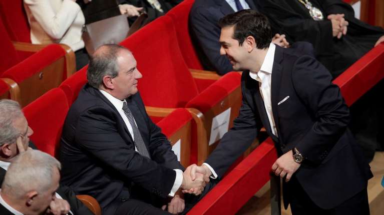 Βιβλίο αποκαλύπτει άγνωστο διάλογο Καραμανλή - Τσίπρα το καλοκαίρι του 2015
