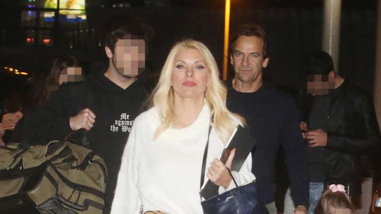 Αποκάλυψη: «Ο Άγγελος ζει με τον Λάτσιο και τα κορίτσια με τη Μενεγάκη»