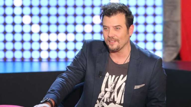 Λάμπης Λιβιεράτος: Είναι ερωτευμένος με μια καλλονή [βίντεο]