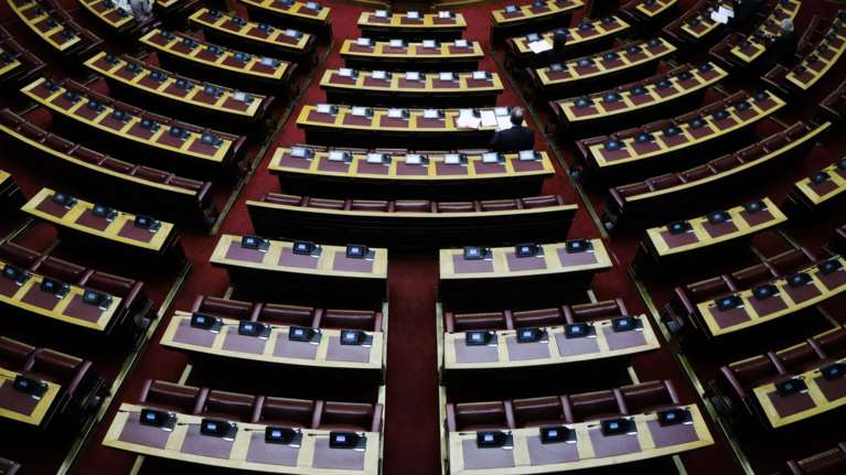 Συναίνεση για την πρόεδρο, ρήξη για τον εκλογικό νόμο