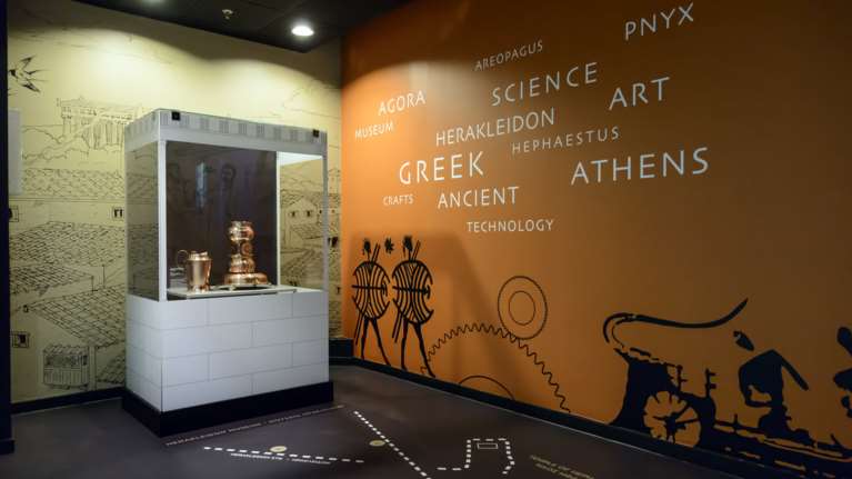 «Δυτικά της Ακρόπολης», μια έκθεση στον Αερολιμένα Αθηνών