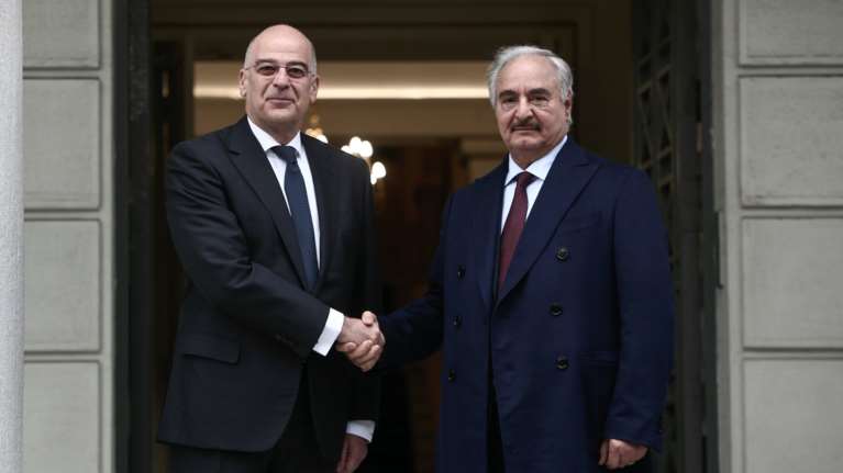 Ξεκίνησε η συνάντηση Δένδια-Χαφτάρ στο ΥΠΕΞ- Το διπλωματικό παρασκήνιο