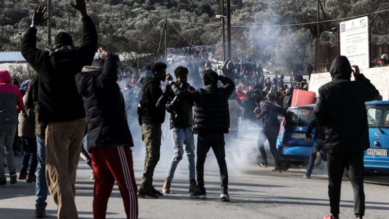 Μόρια: Ενταση στο hot spot μετά το θάνατο του 20χρονου