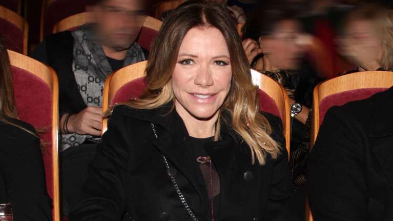 Μαριάννα Λάτση: με διάφανο κολάν και ροκ στιλ στο θέατρο