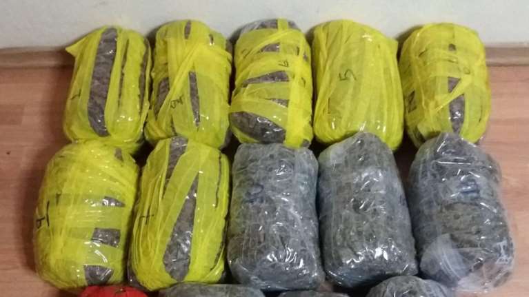 Συνελήφθη 26χρονος με 14 κιλά κάνναβης στο αυτοκίνητό του