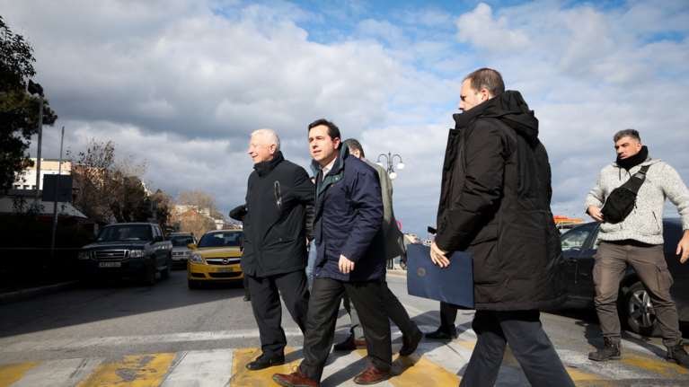 Αποδοκιμασίες με στόχο τον Νότη Μηταράκη στη Σάμο