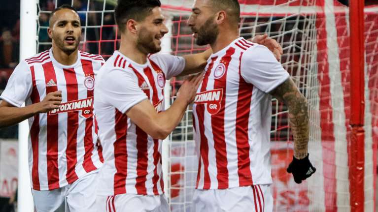 Super League: Ο Ολυμπιακός ένα βαθμό πάνω από τον ΠΑΟΚ