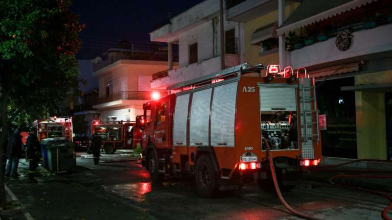 Θεσσαλονίκη: Πυρκαγιά σε περίπτερο τη νύχτα στο κέντρο της πόλης
