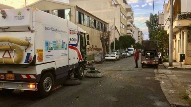 Μεγάλη επιχείρηση καθαριότητας από τον Δήμο Αθηναίων [εικόνες]