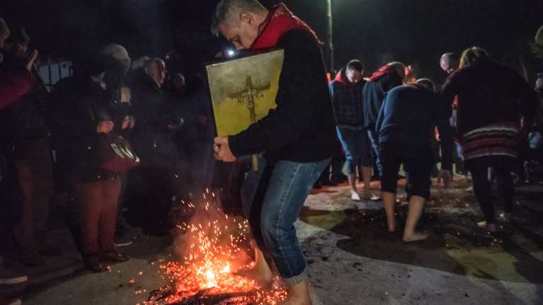 Αναβίωσε το συγκλονιστικό έθιμο των Αναστενάρηδων [εικόνες]
