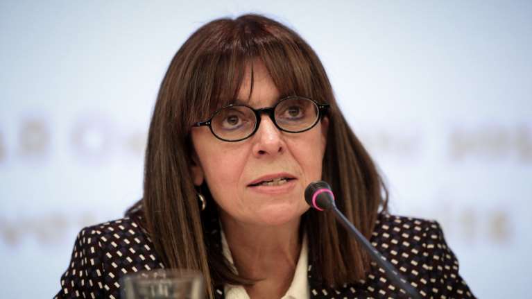 Ιστορική στιγμή: Εκλέγεται η πρώτη γυναίκα Πρόεδρος Δημοκρατίας