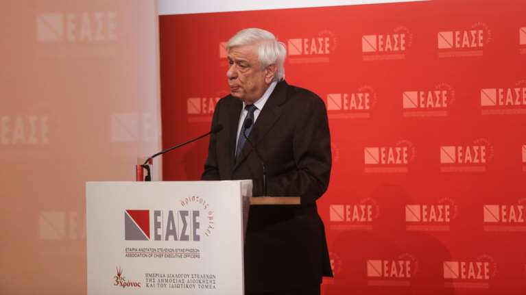 Τηλεφωνικά συγχαρητήρια Παυλόπουλου σε Σακελλαροπούλου