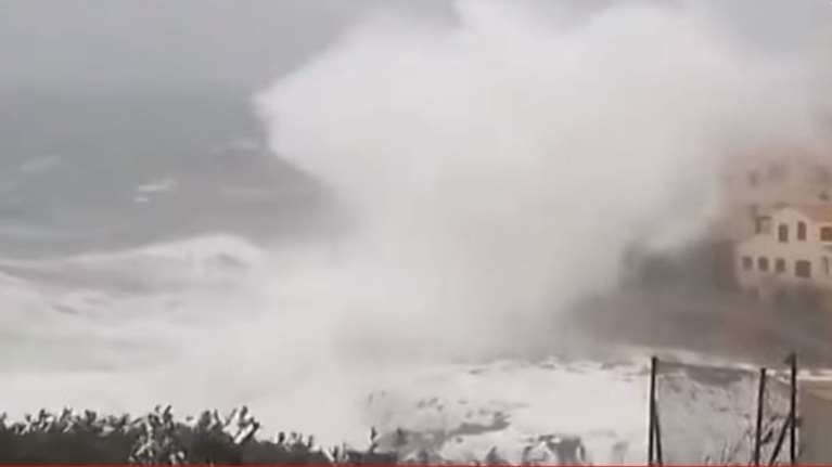 «Γκλόρια»: Κύματα 13,5 μέτρων χτύπησαν την Ισπανία-8 νεκροί