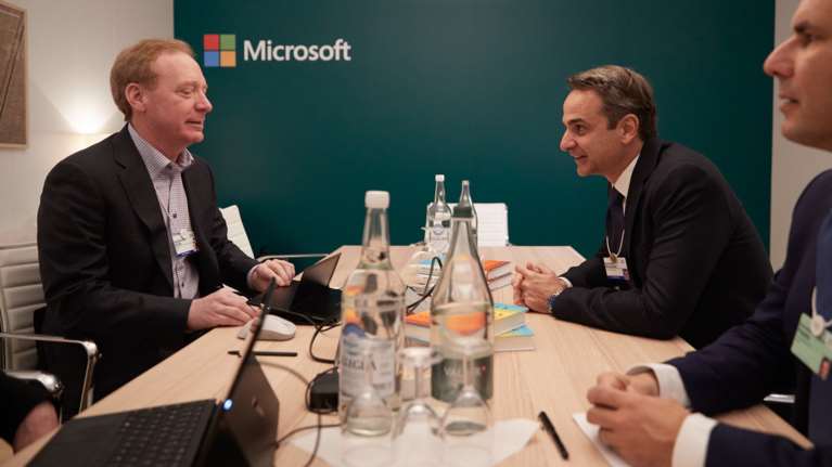 Μητσοτάκης με πρόεδρο Microsoft για Data Center στην Ελλάδα