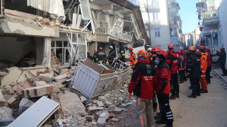 Δραματική διάσωση εγκύου στην Τουρκία [βίντεο]