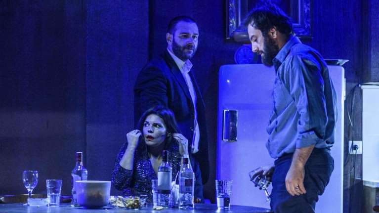 Μ. Ασλάνογλου: Ποιος πήγε να την πνίξει στη σκηνή του θεάτρου