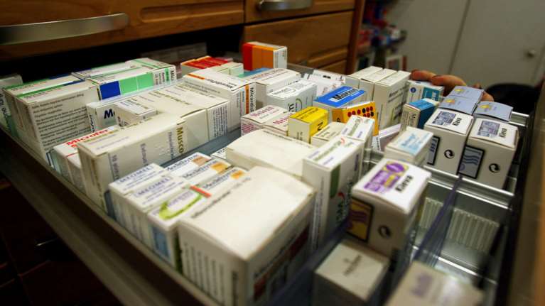 Απαλλάσσονται από τη συμμετοχή στα φάρμακα όσοι έχασαν το ΕΚΑΣ