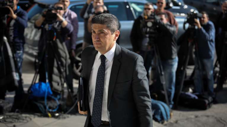 Αυγενάκης για τη βία στα γήπεδα: Επανέρχεται το ιδιώνυμο για τους χούλιγκαν