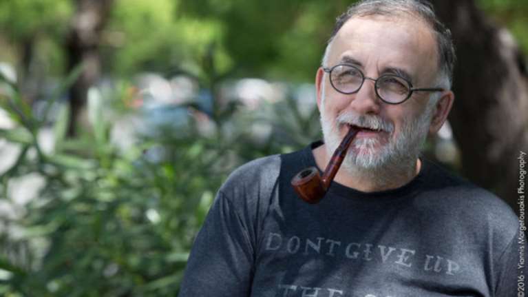 Θάνος Μικρούτσικος: Πέντε χρόνια χωρίς τον σπουδαίο μουσικοσυνθέτη της επανάστασης, του έρωτα και της ποίησης