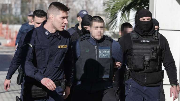 Πατέρας Τοπαλούδη: Πείτε τι βασανιστήρια έκαναν στην κόρη μου