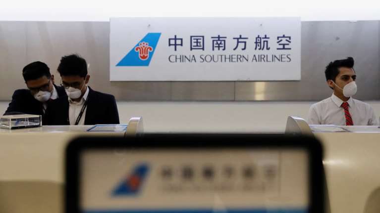 Κοροναϊός: Ακυρώνονται πτήσεις προς την Κίνα - Πέφτει η ζήτηση