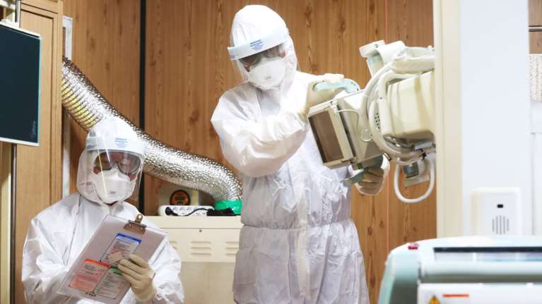 Κίνα: Μετέτρεψαν άδειο κτίριο σε νοσοκομείο σε μόλις 48 ώρες!