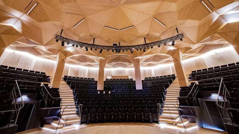 Φωτογραφίες από το νέο ανακαινισμένο αμφιθέατρο της Τεχνόπολης