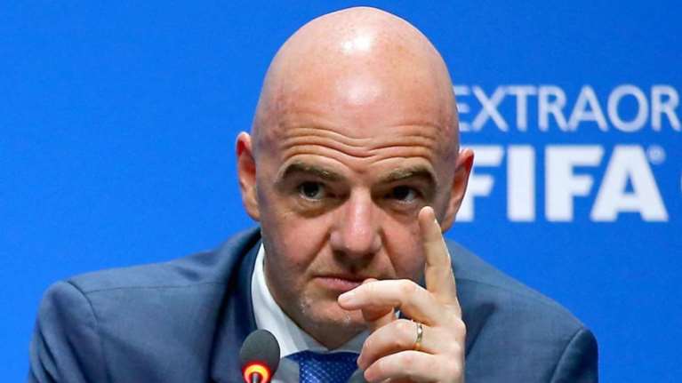 Μνημόνιο για το ποδόσφαιρο: Συνάντηση Μητσοτάκη - Ινφαντίνο