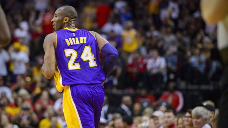 Μπράιαντ: Ράγισαν καρδιές στον πρώτο αγώνα ΝΒA στο Λος Άντζελες [βίντεο]