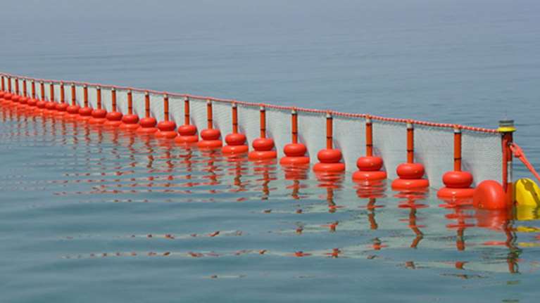 Βολές από &quot;Καθημερινή&quot; κατά κυβέρνησης για τα πλωτά φράγματα