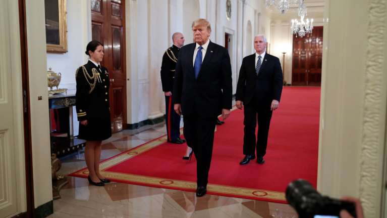 «Επεισόδιο» και προσαγωγές στην είσοδο του εξοχικού του Τραμπ