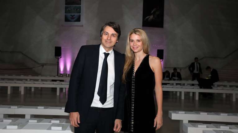 Νίκος Κριθαριώτης: Σπάνια εμφάνιση με τη νέα του σύζυγο στο Λονδίνο