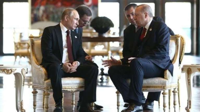 «Ρήγμα» στις σχέσεις Μόσχας - Άγκυρας για τις επιχειρήσεις στο Ιντλίμπ