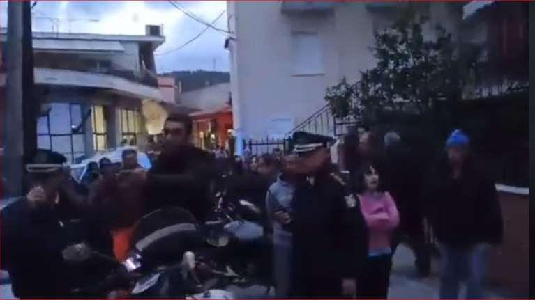 Νέα ένταση στη Μόρια: Κάτοικοι εναντίον προσφύγων μέσα στο χωριό