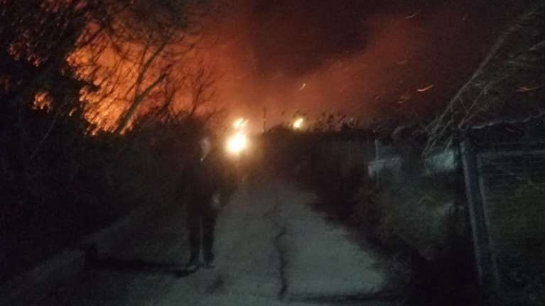 Κόλαση φωτιάς με θυελλώδεις ανέμους στους Μύλους Αργολίδας