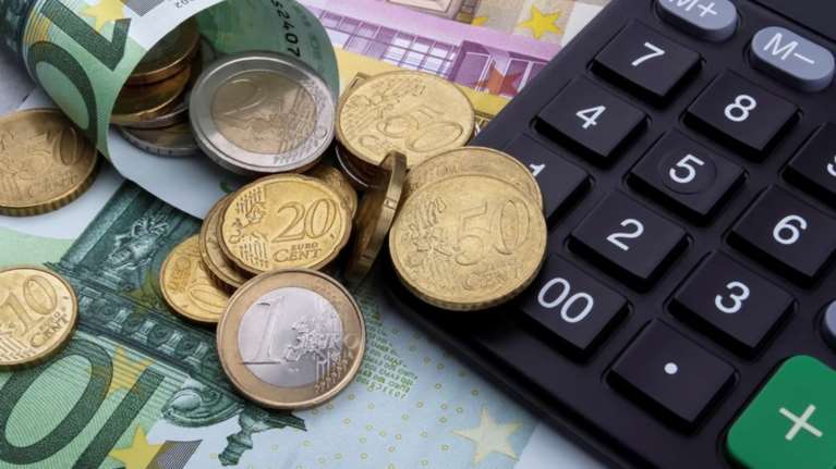 Αυτά τα ταμεία δίνουν τα μεγαλύτερα εφάπαξ: Tα ποσά για Δημόσιο, ιδιωτικό τομέα και ΔΕΚΟ