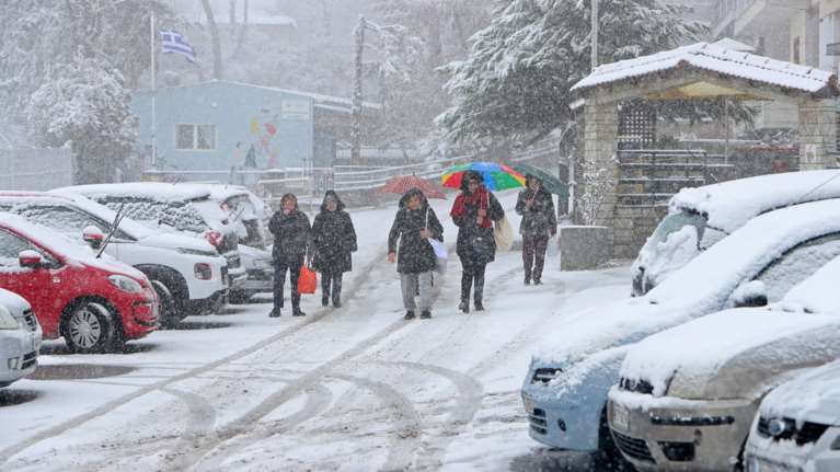 Σε εξέλιξη η κακοκαιρία, χιόνια στη Βόρεια Ελλάδα