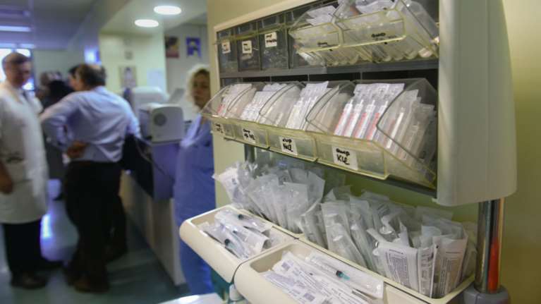 Καλπάζει η γρίπη στην Ελλάδα : 17 νέοι θάνατοι την περασμένη εβδομάδα