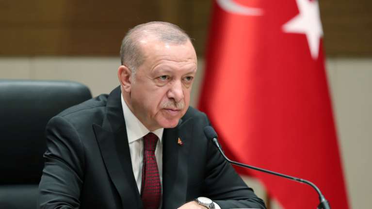 Ο Ερντογάν απειλεί με γεωτρήσεις - Πώς αντιδρά η Αθήνα