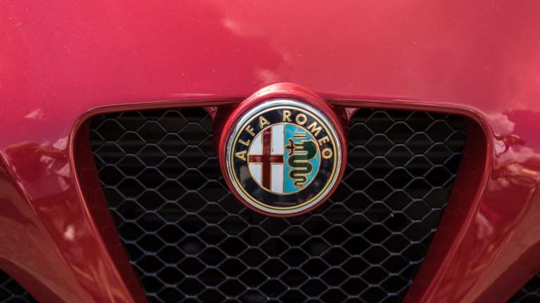 Η Alfa Romeo γιορτάζει τα 110 χρόνια της με ένα νέο λογότυπο