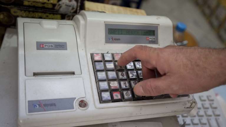 Παρατείνεται μέχρι τις 31 Ιουλίου η απόσυρση των παλιών ταμειακών μηχανών